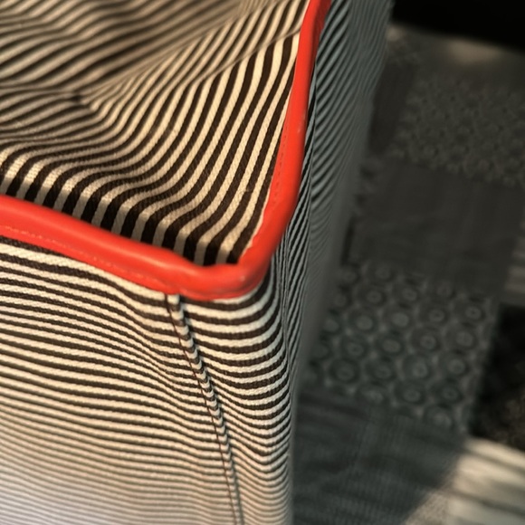 Henri Bendel Bag Stripe Canvas Tote, Pouch & Dust bag - Picture 11 of 16